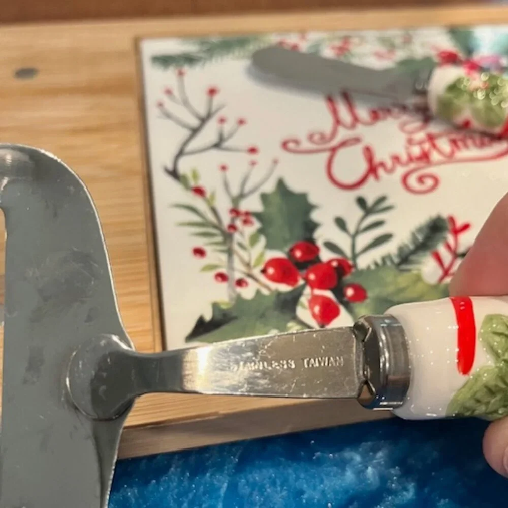 Merry Christmas Cheese Cutting Magnetic Board Serving Tray Slicer Spreader